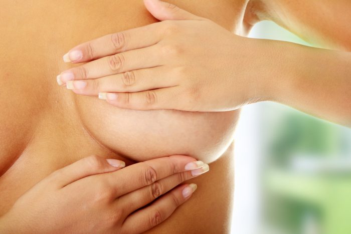 Маммологи назвали 5 шагов на пути к сохранению молодости груди