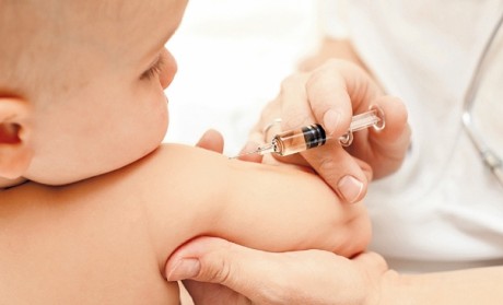 Прививки детям: за и против