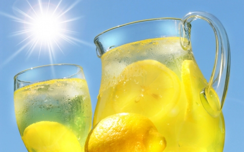 Стакан воды с лимоном спасет от всех болезней